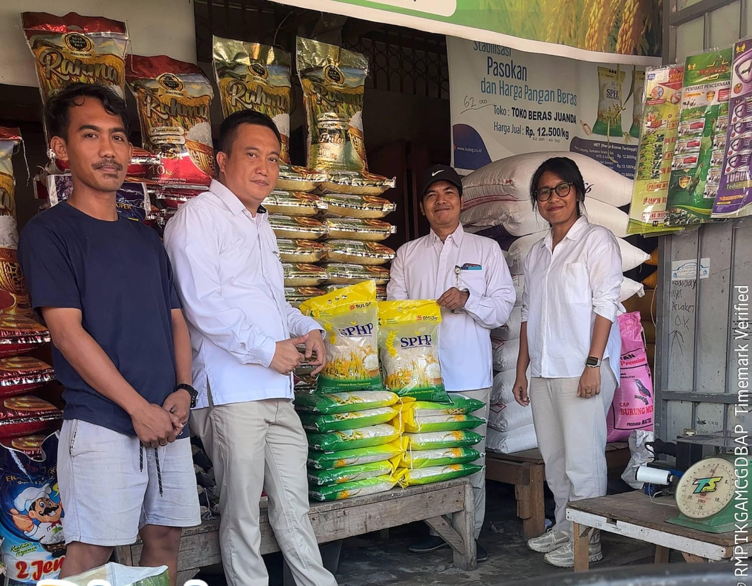 Pinca Bulog Palopo Cek Ketersediaan Beras SPHP di Pasar