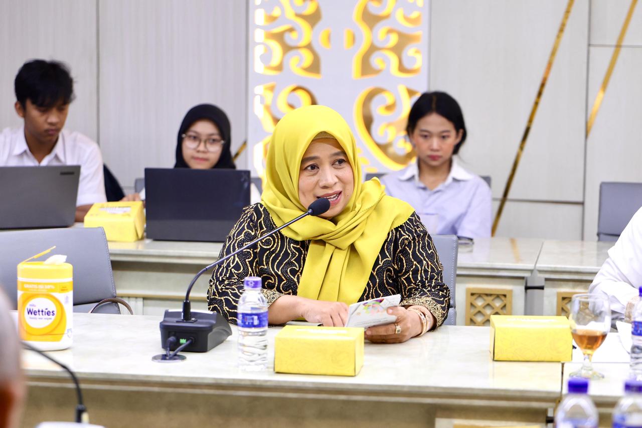 Kabupaten Cirebon Dilanda Angin Kencang dan Hujan Deras, Diah Fitri Minta Seluruh Pihak Antisipasi dan Siaga