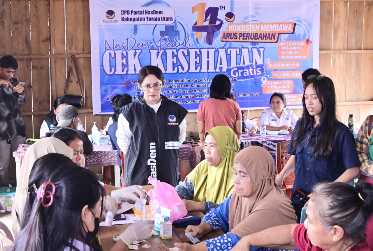 Eva Rataba Bersama Nasdem Toraja Utara Gelar Cek Kesehatan Gratis dan Bagi Sembako