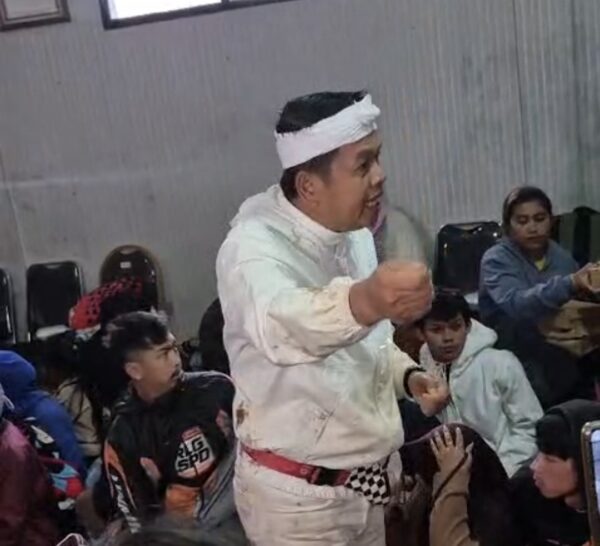 Dedi Mulyadi Kunjungi dan Berikan Santunan Langsung Kepada Korban Longsor Pasirlangu