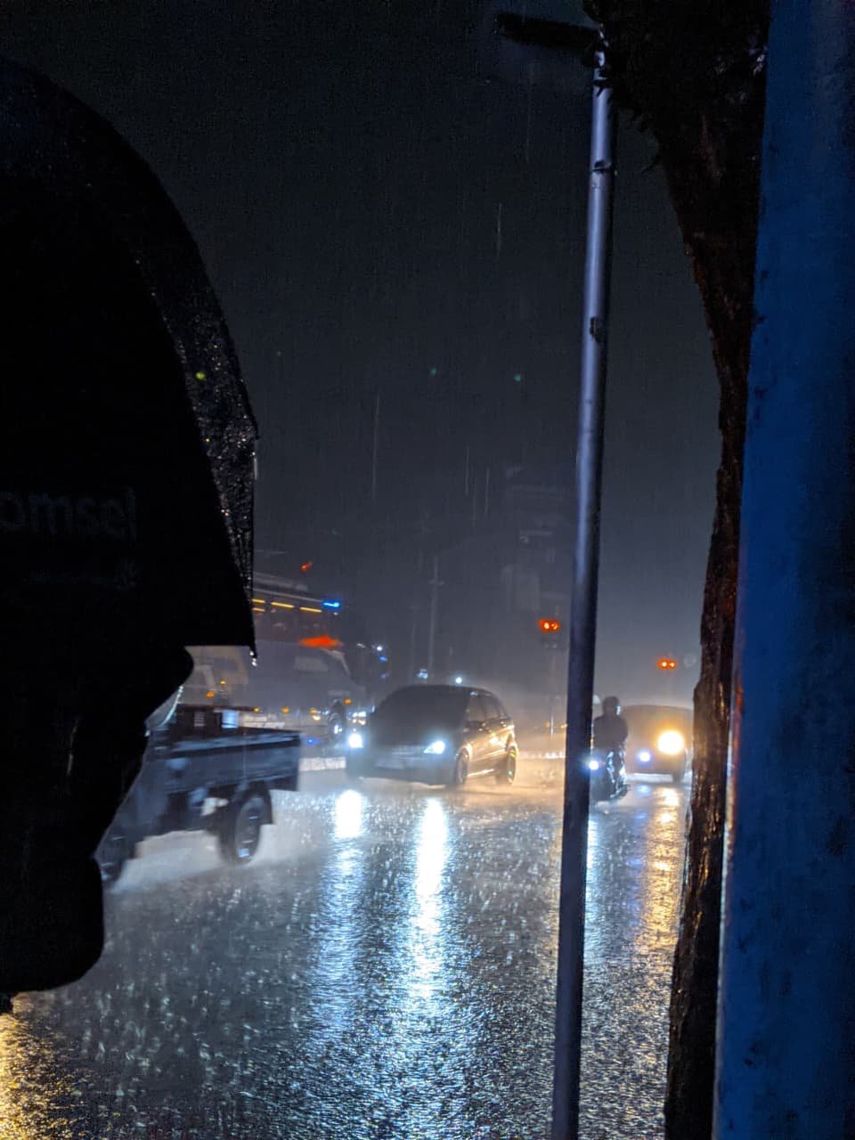 Terjadi Hujan Es di Sejumlah Titik Kota Bandung!